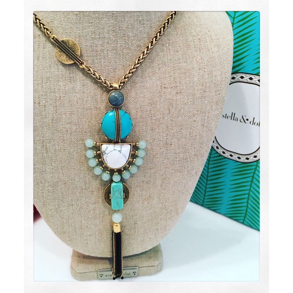 Stella & Dot Turquoise and White Pendant Necklace